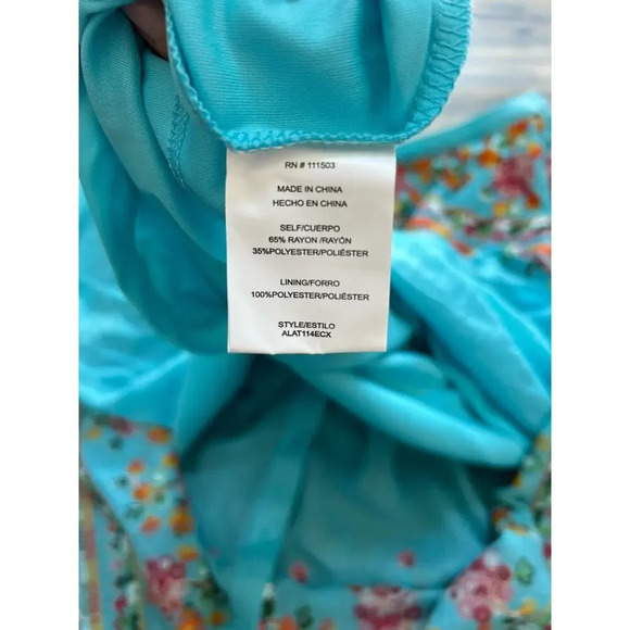 Figueroa & Flower 1X Light Blue Floral Embroidery Button Down Tunic - Picture 11 of 11